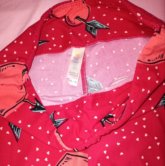 LulaRoe Valentine's Day heart leggings one size! - Picture 2 of 3